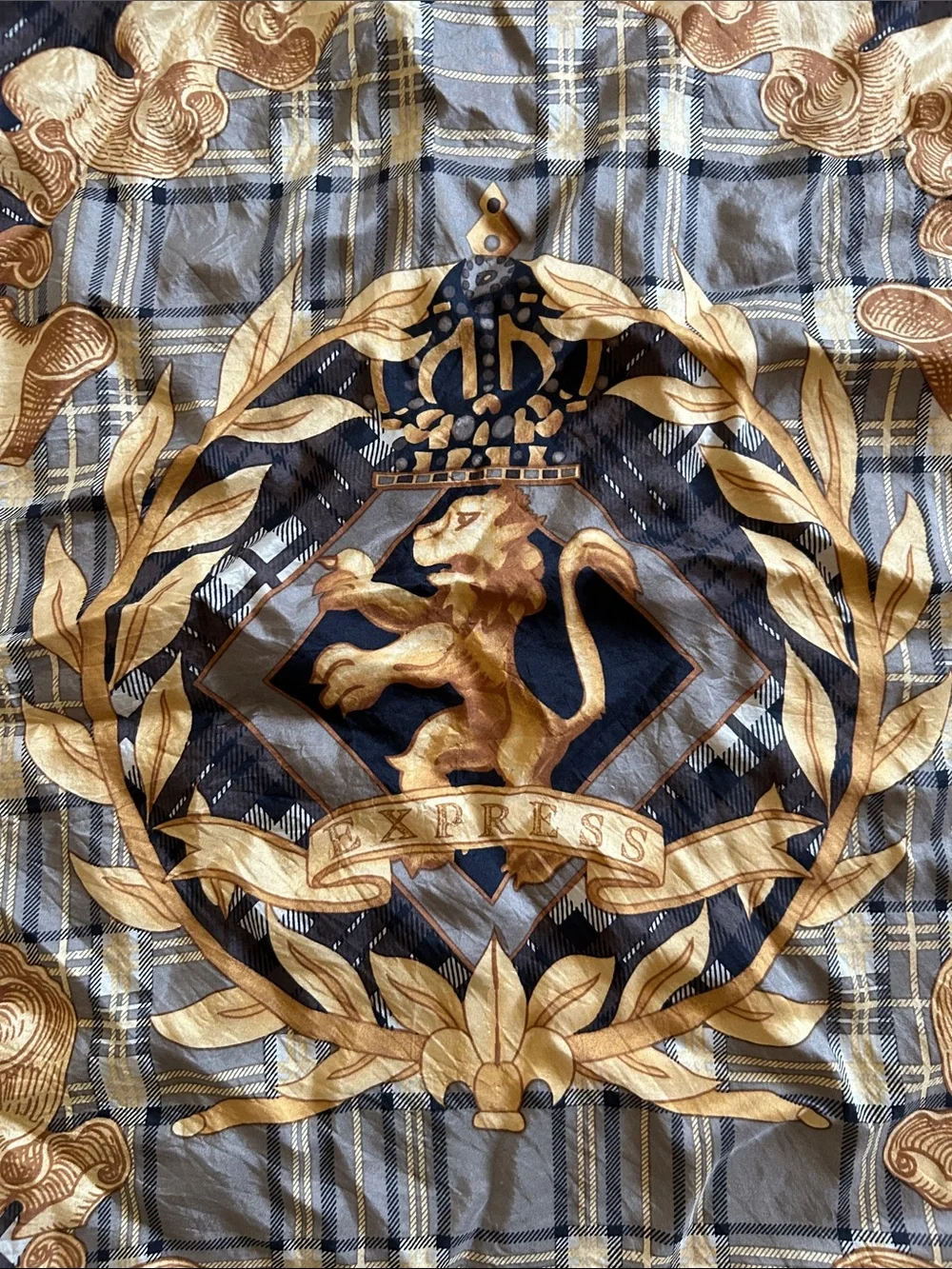 Express scarf Gold Lion, tassels and Black Crest